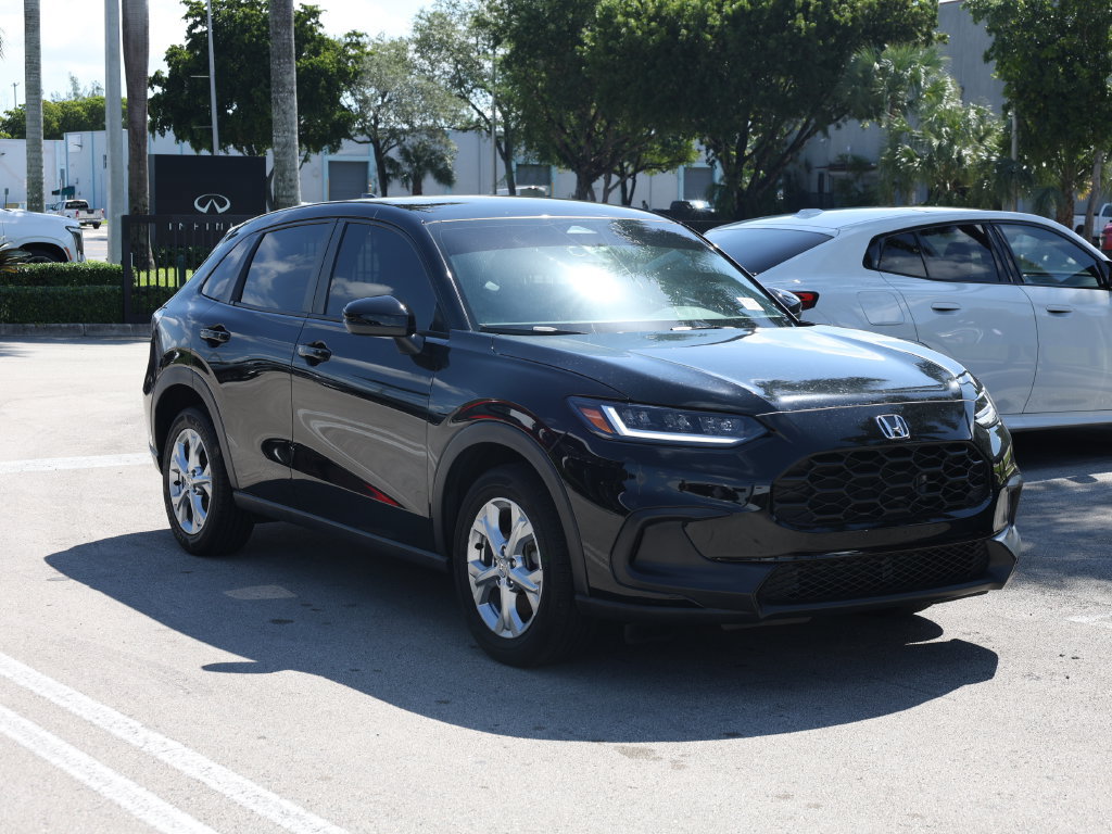 Used 2024 Honda HR-V LX image 2