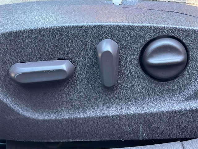 Used 2015 Chevrolet Malibu LT w/ Power Convenience Package image 16