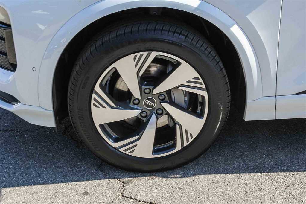 Used 2025 Audi Q6 e-tron Premium Plus w/ Premium Plus image 9