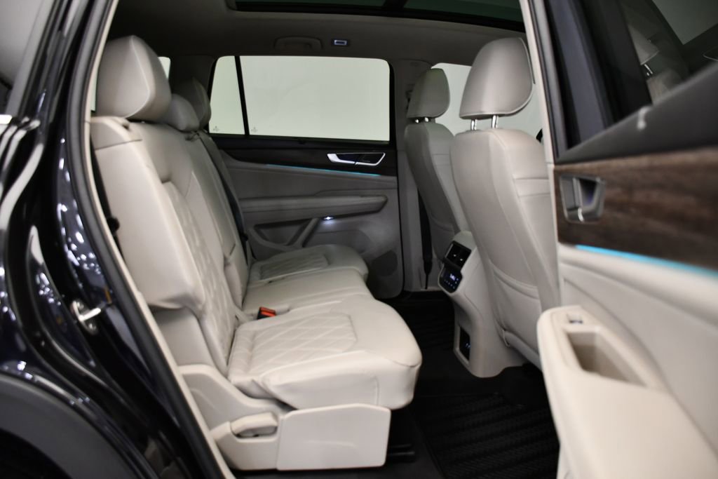 Used 2024 Volkswagen Atlas SEL Premium R-Line image 54