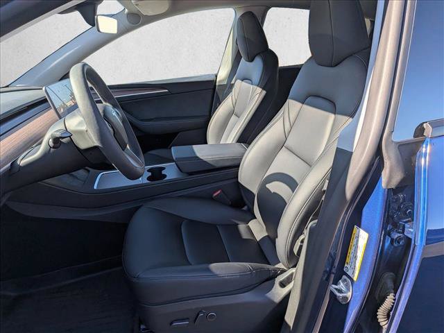Used 2024 Tesla Model Y Long Range AWD/4WD image 17