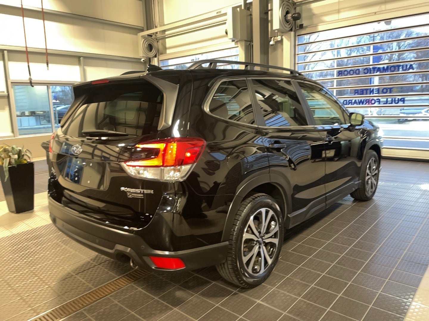 Used 2022 Subaru Forester Limited AWD/4WD image 23