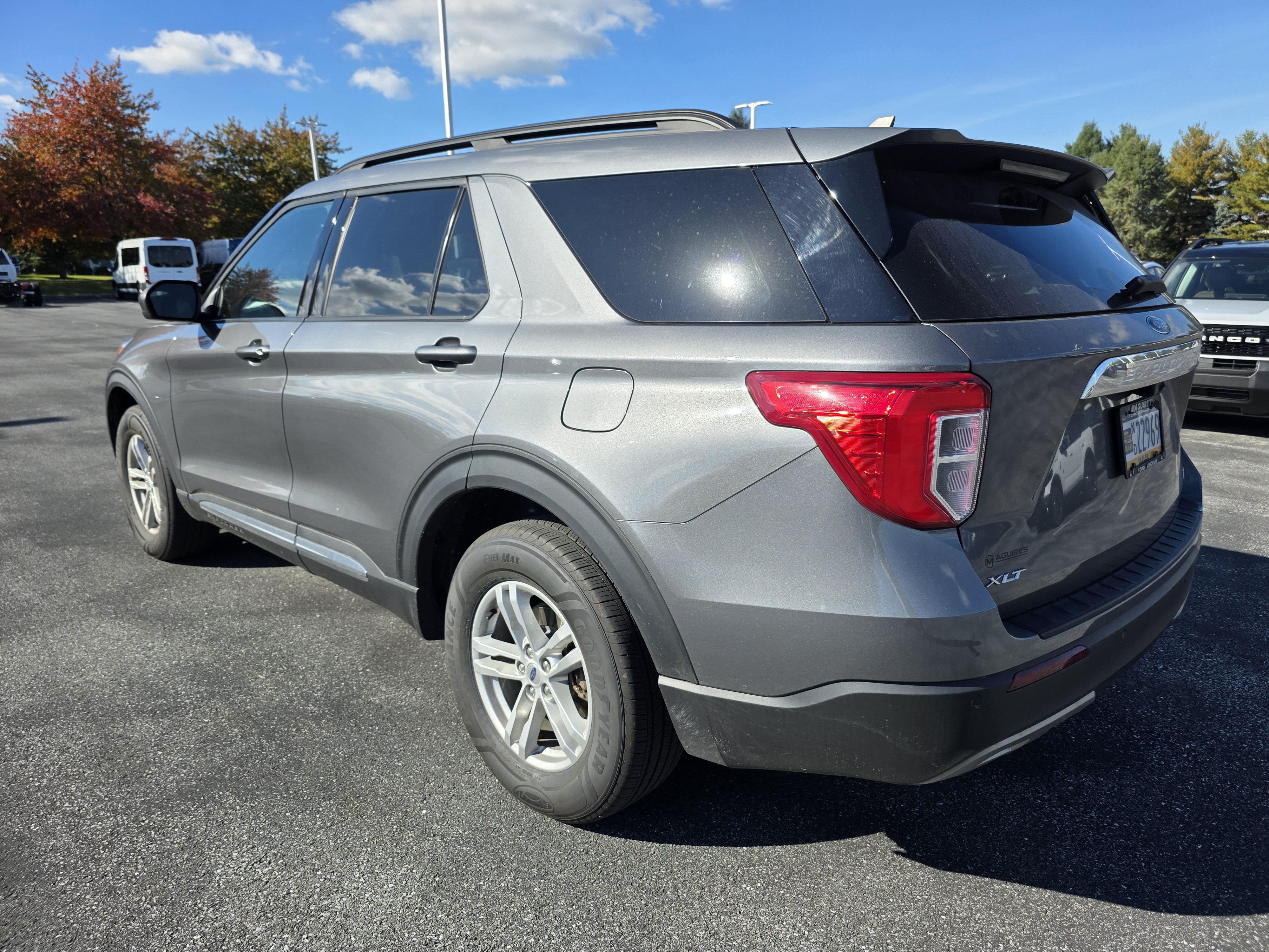 Certified 2023 Ford Explorer XLT w/ Equipment Group 202A AWD/4WD image 3