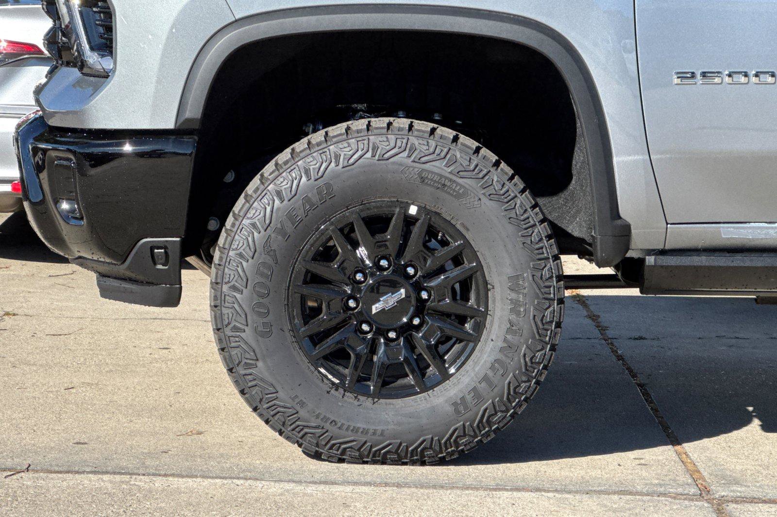 New 2026 Chevrolet Silverado 2500 ZR2 AWD/4WD image 36