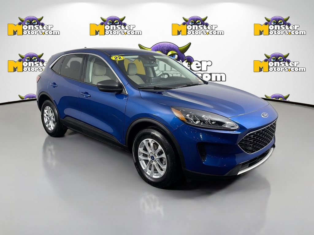 Used 2022 Ford Escape SE w/ Cold Weather Package image 3