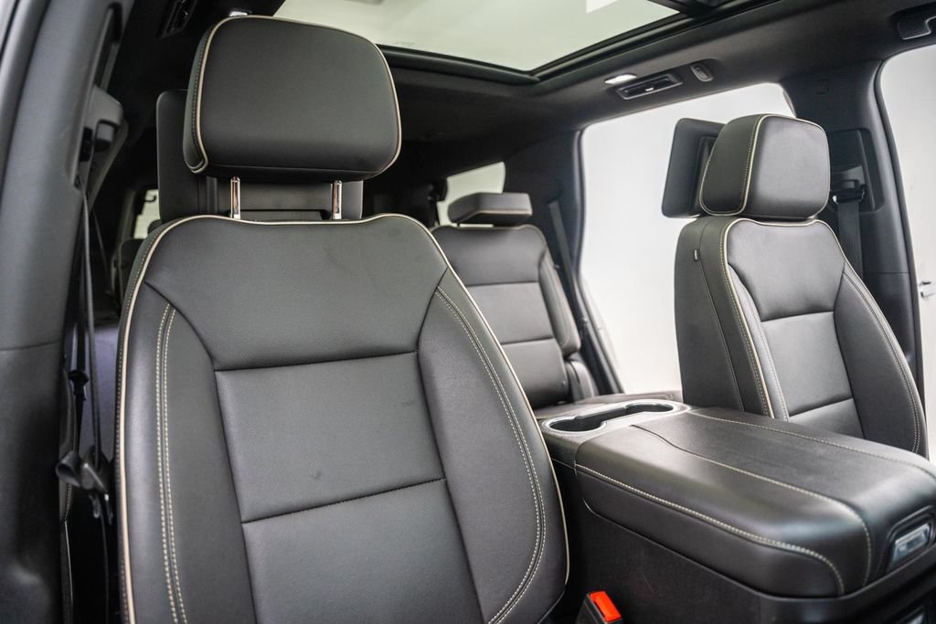 Used 2025 Chevrolet Tahoe Premier AWD/4WD image 40