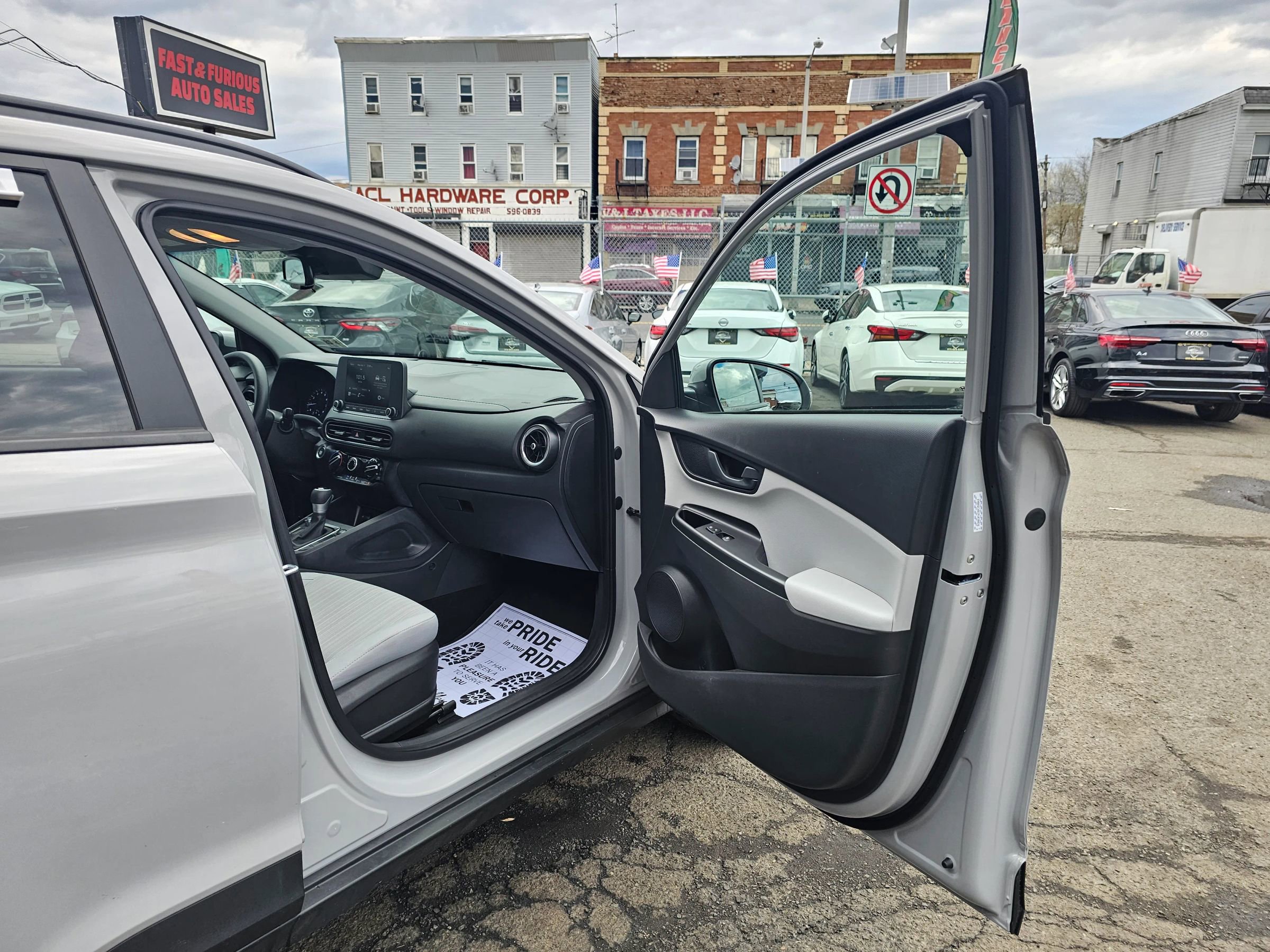 Used 2023 Hyundai Kona SEL AWD/4WD image 11