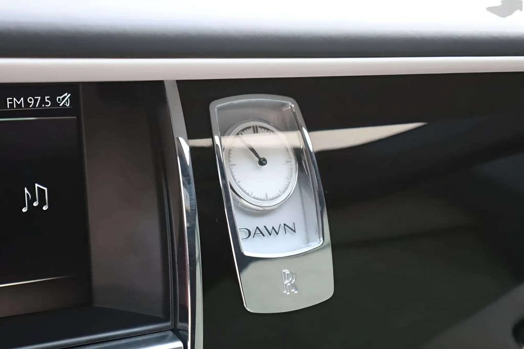 Used 2018 Rolls-Royce Dawn RWD image 22