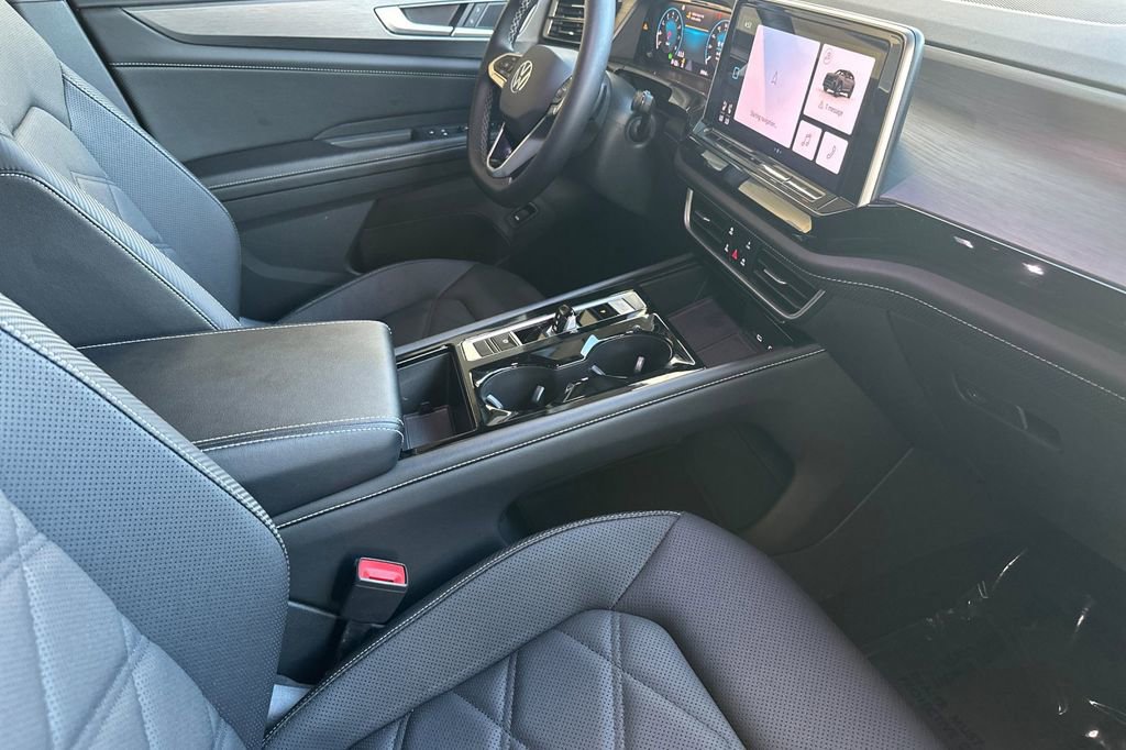 Used 2024 Volkswagen Atlas Cross Sport SE image 18