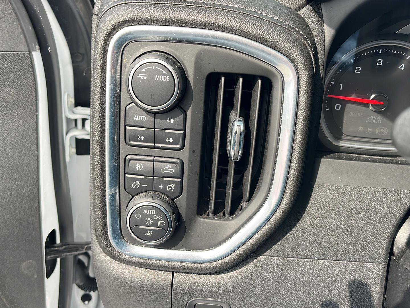 Used 2022 Chevrolet Silverado 1500 High Country image 5