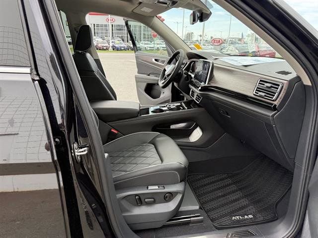 New 2025 Volkswagen Atlas SEL Premium R-Line image 21