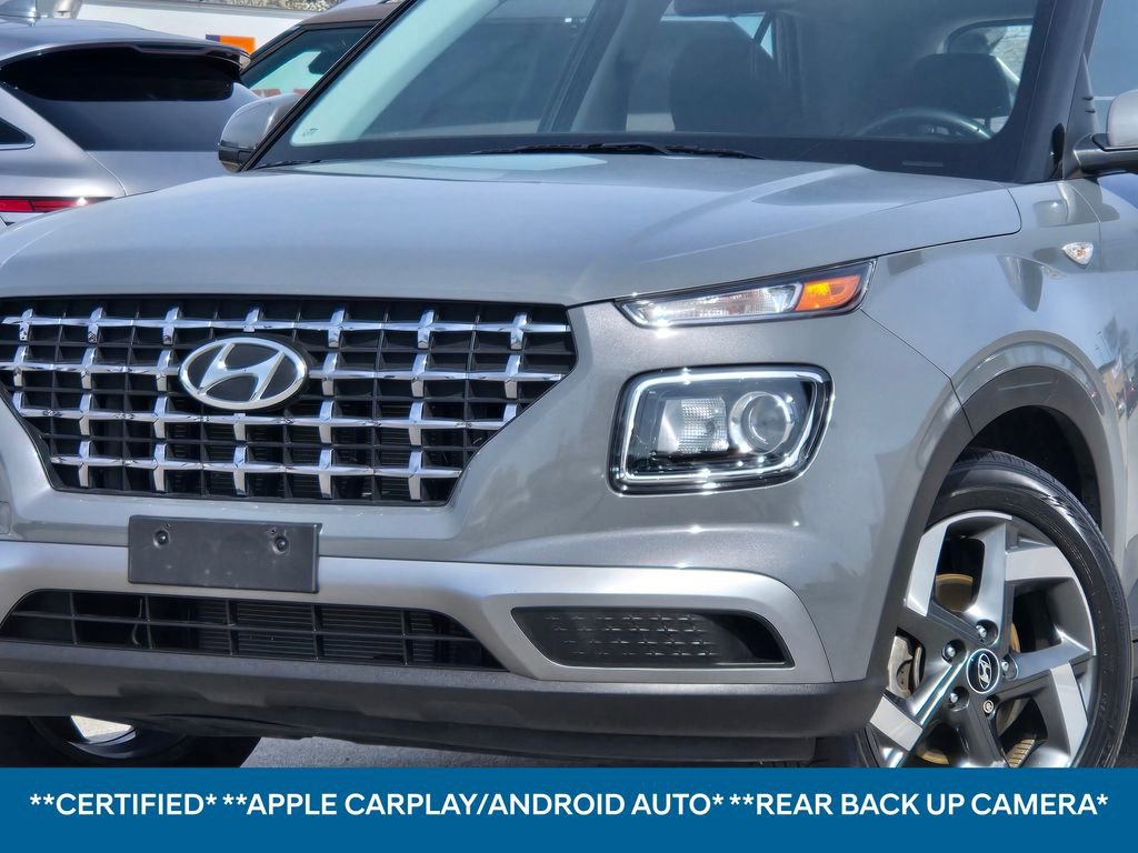 Used 2023 Hyundai Venue SEL image 2