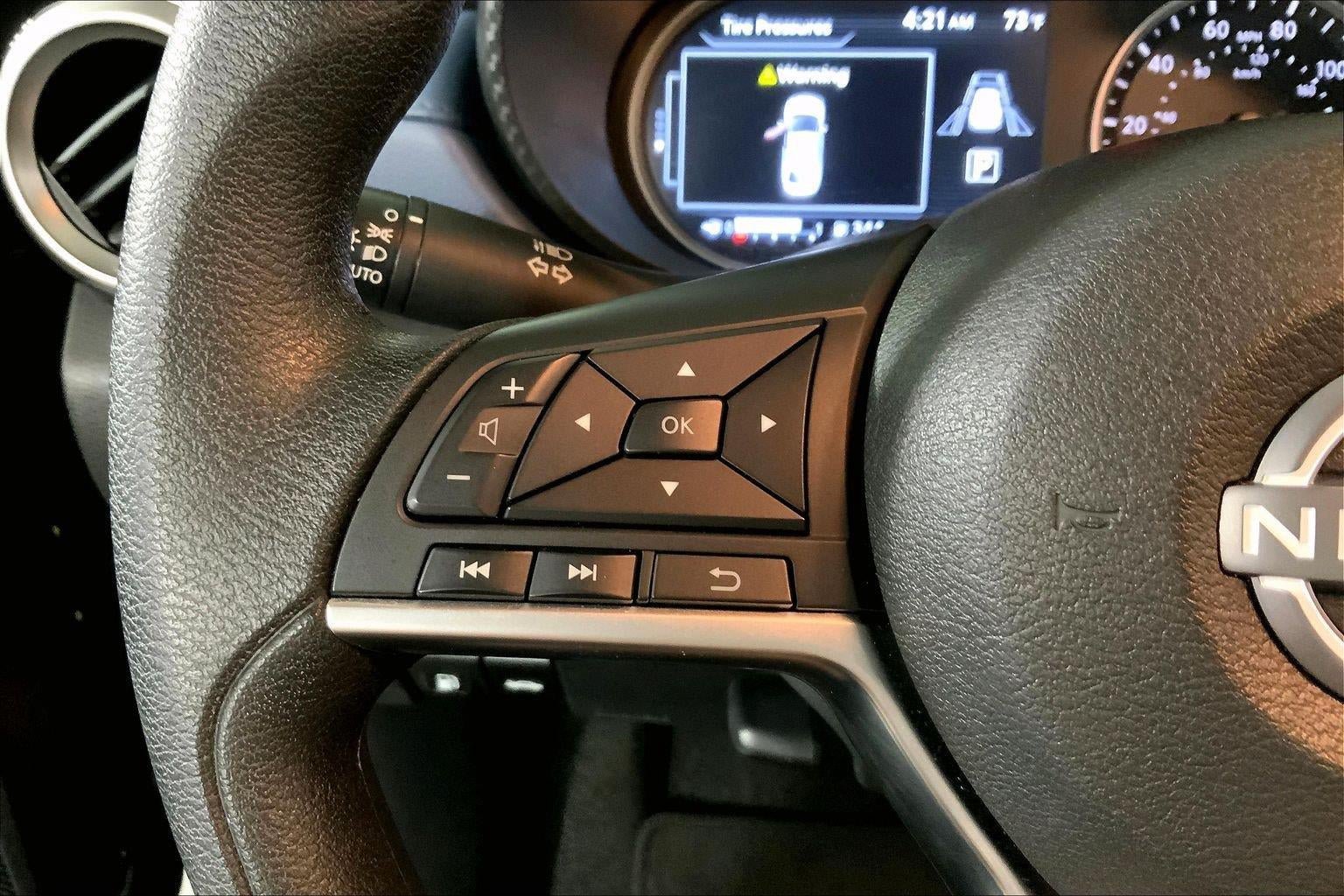 Used 2025 Nissan Versa SV FWD image 10