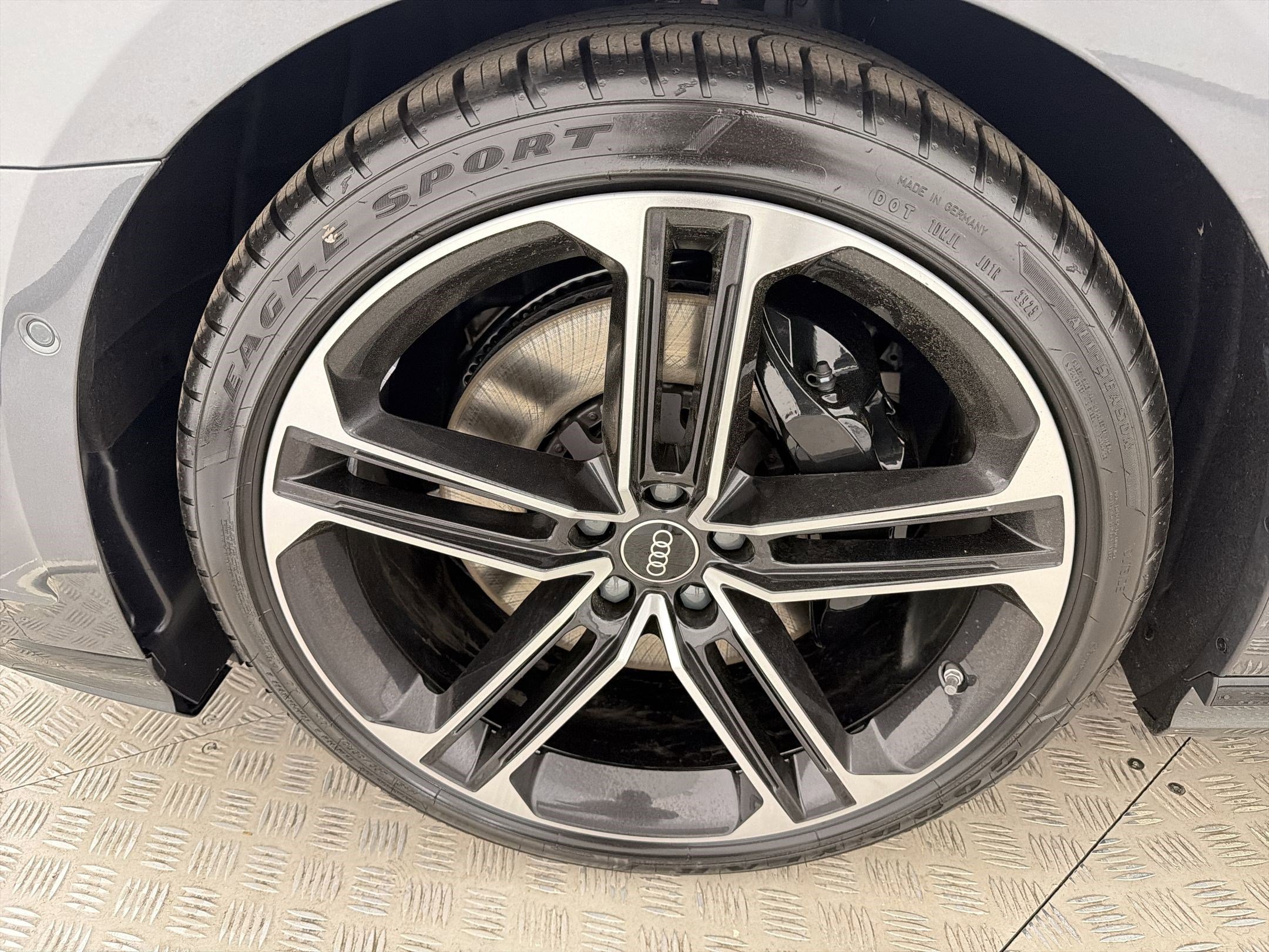 New 2026 Audi A8 L 3.0T image 11