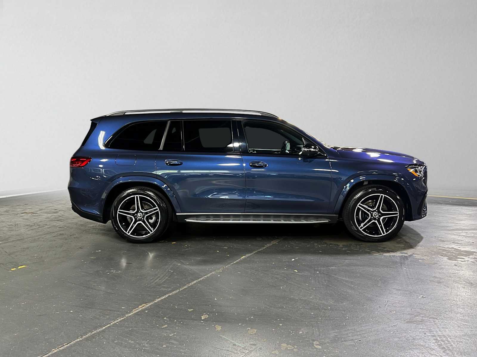 Certified 2025 Mercedes-Benz GLS 450 4MATIC image 2