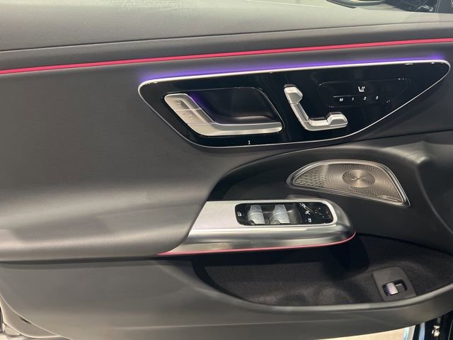 Used 2025 Mercedes-Benz E 350 4MATIC Sedan image 16