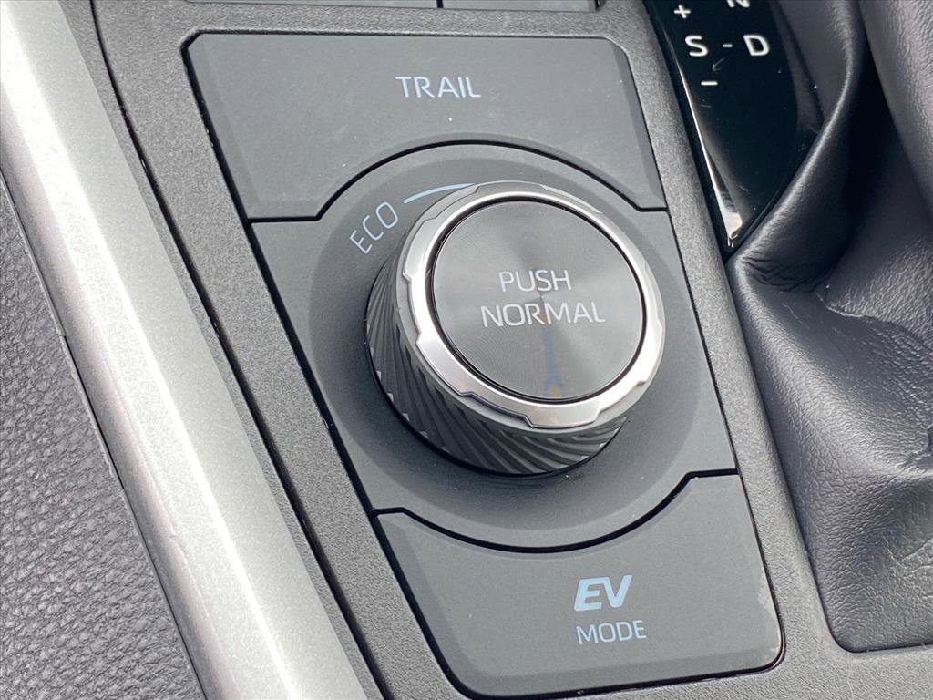 Used 2024 Toyota RAV4 XLE image 20