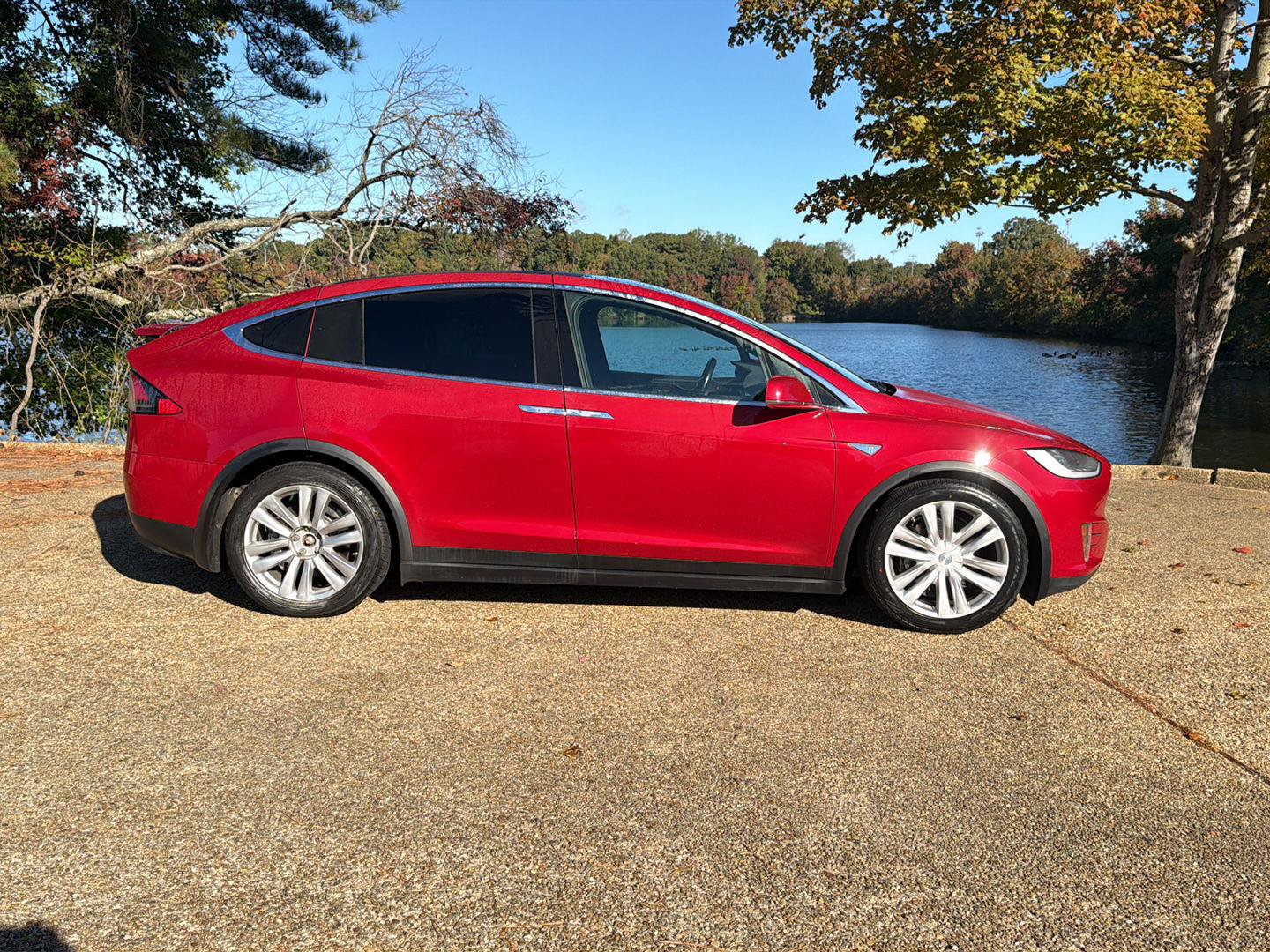Used 2016 Tesla Model X 75D AWD/4WD image 3