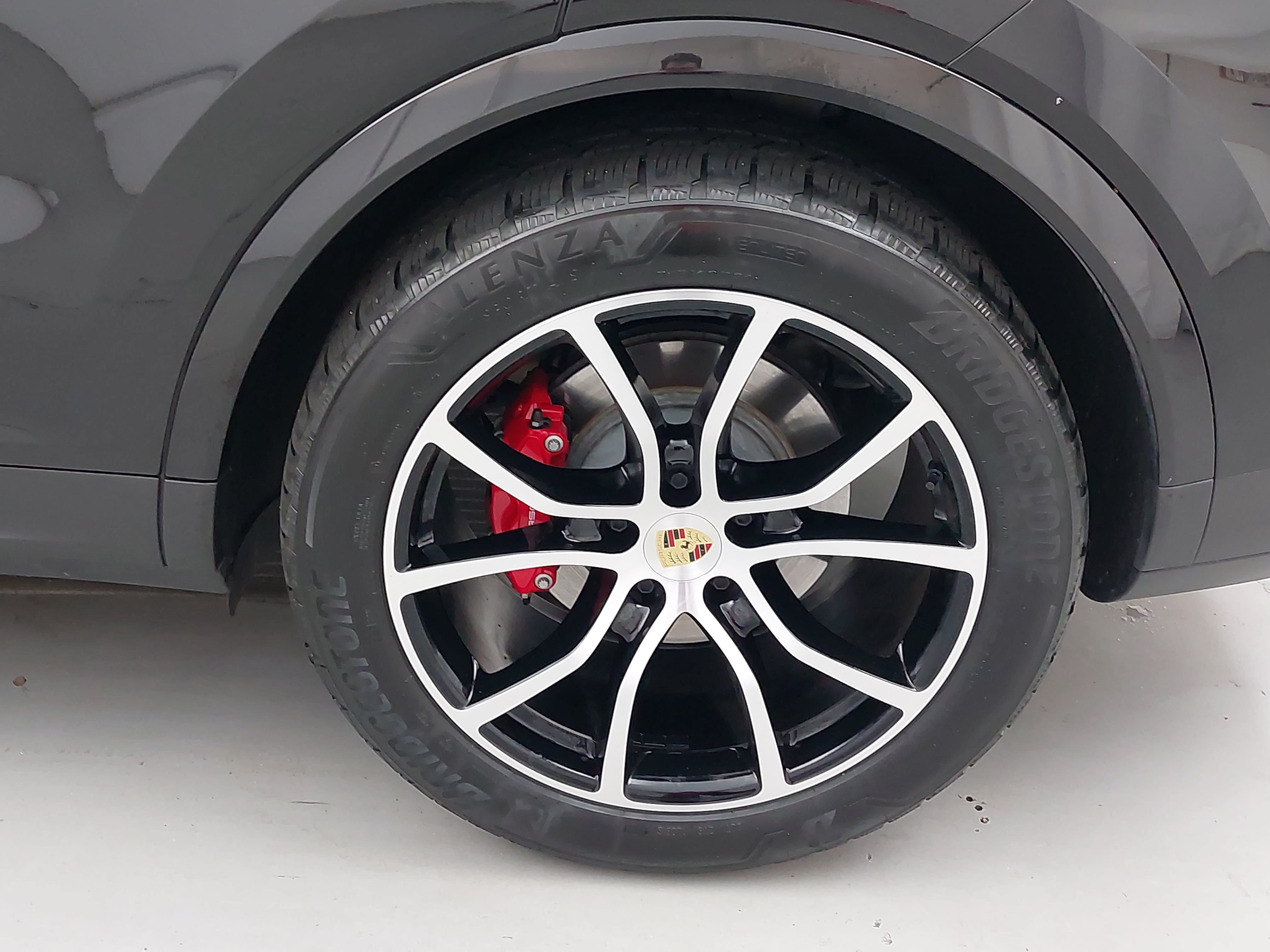 Certified 2024 Porsche Cayenne S AWD/4WD image 36
