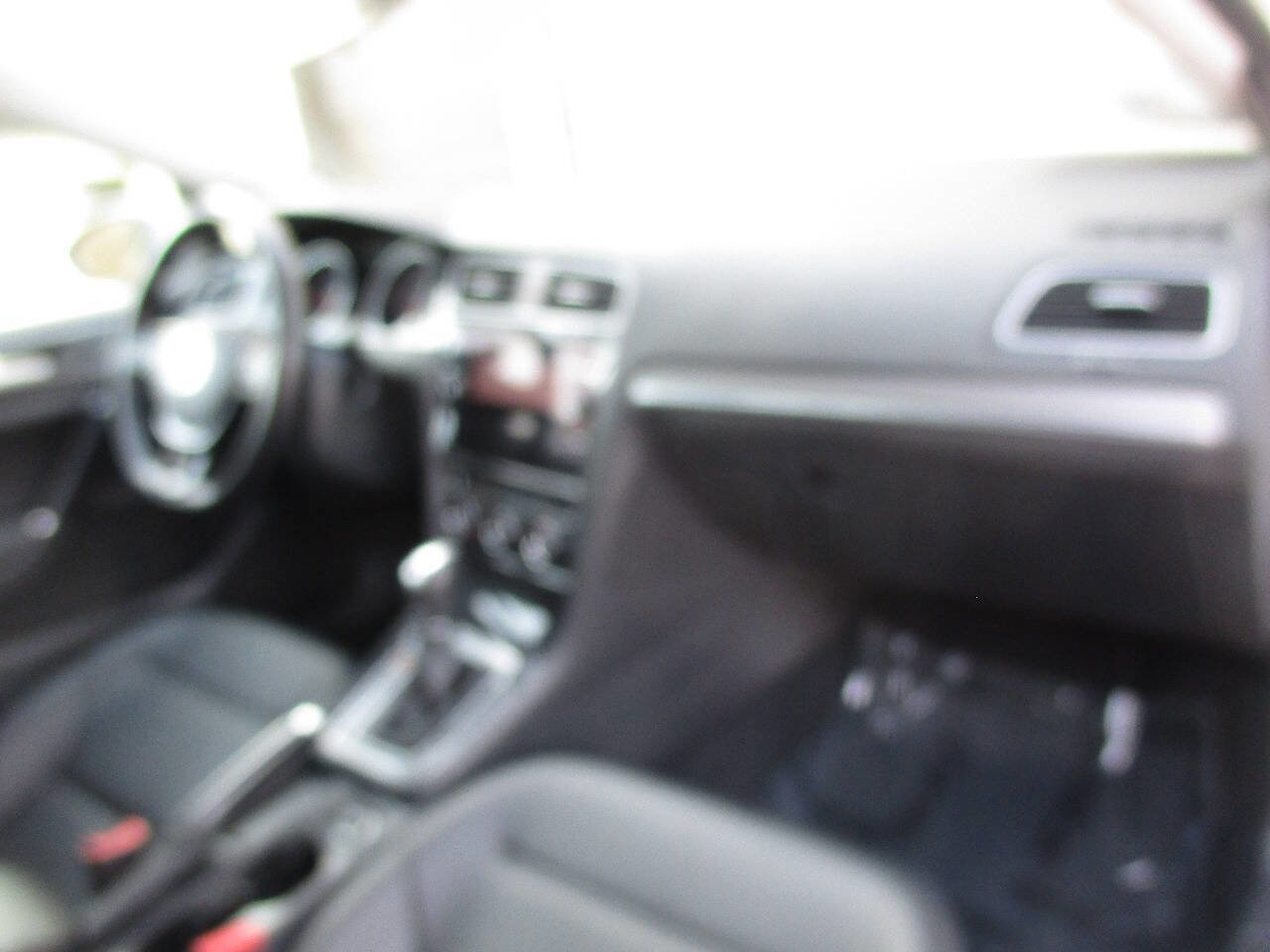 Used 2018 Volkswagen Golf Alltrack SE image 98