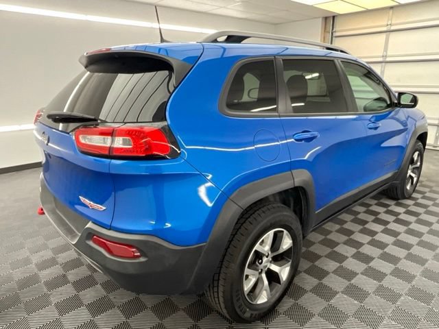 Used 2017 Jeep Cherokee Trailhawk AWD/4WD image 27