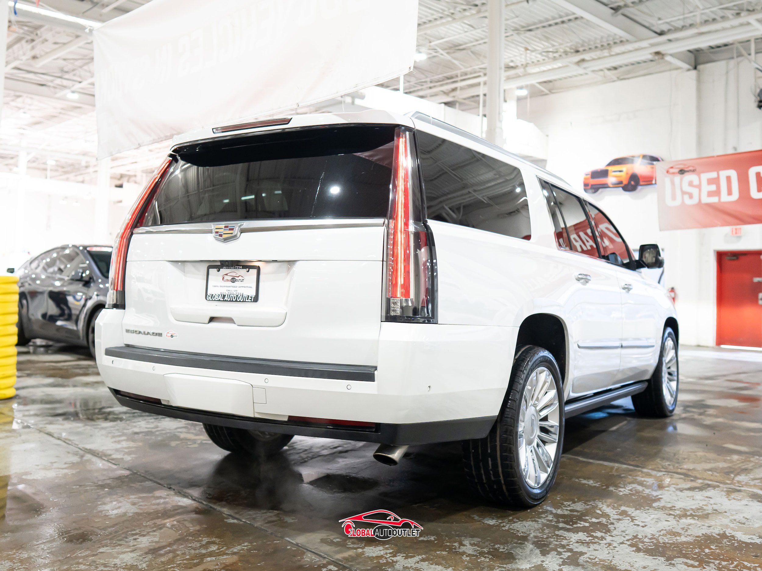 Used 2018 Cadillac Escalade ESV Platinum AWD/4WD image 7