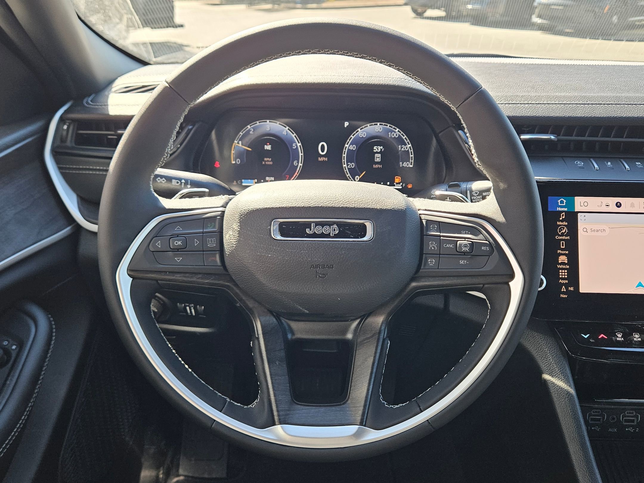 New 2026 Jeep Grand Cherokee Altitude image 14