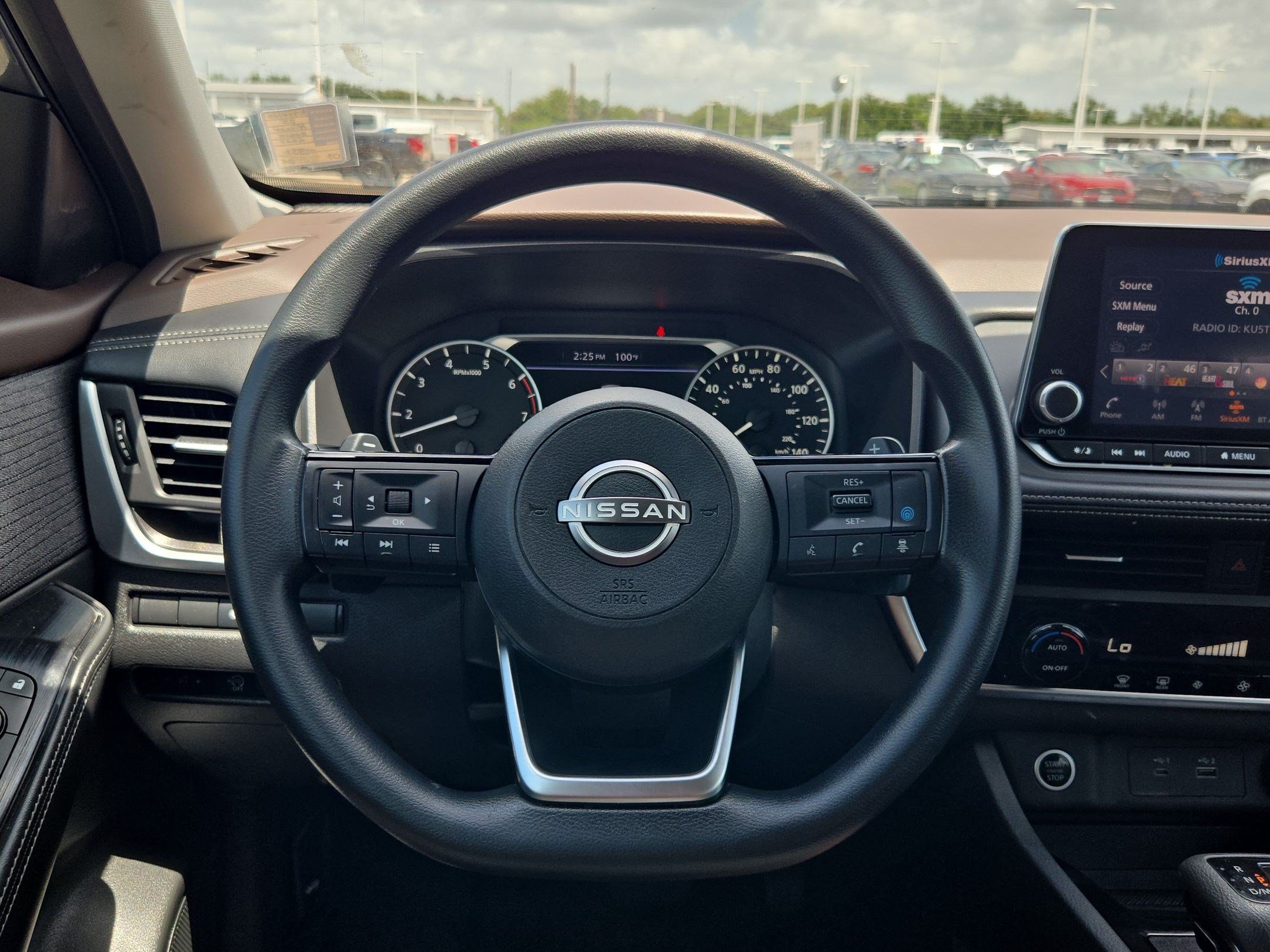 Used 2023 Nissan Rogue SV FWD image 18