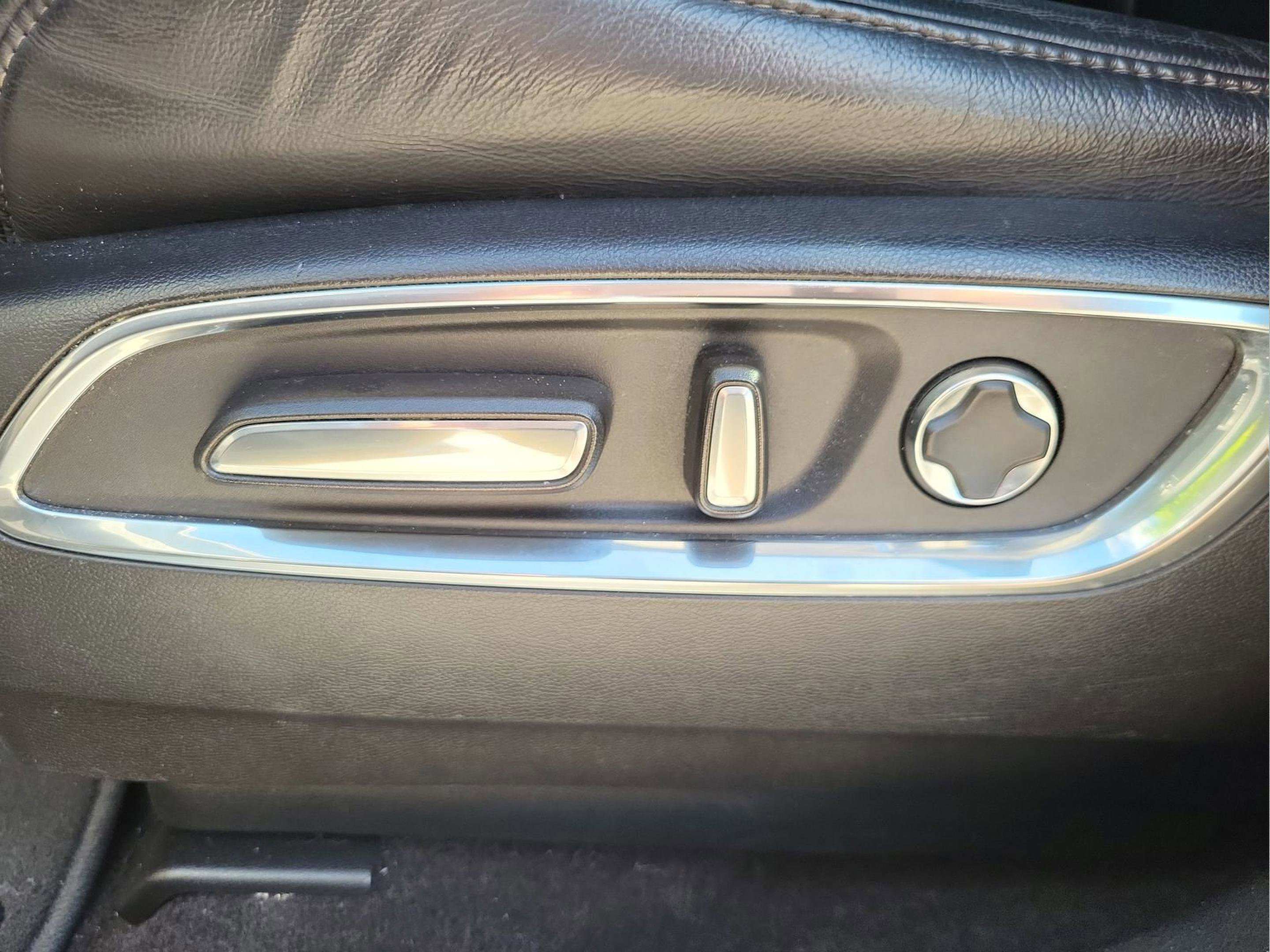 Used 2020 Acura MDX SH-AWD image 14