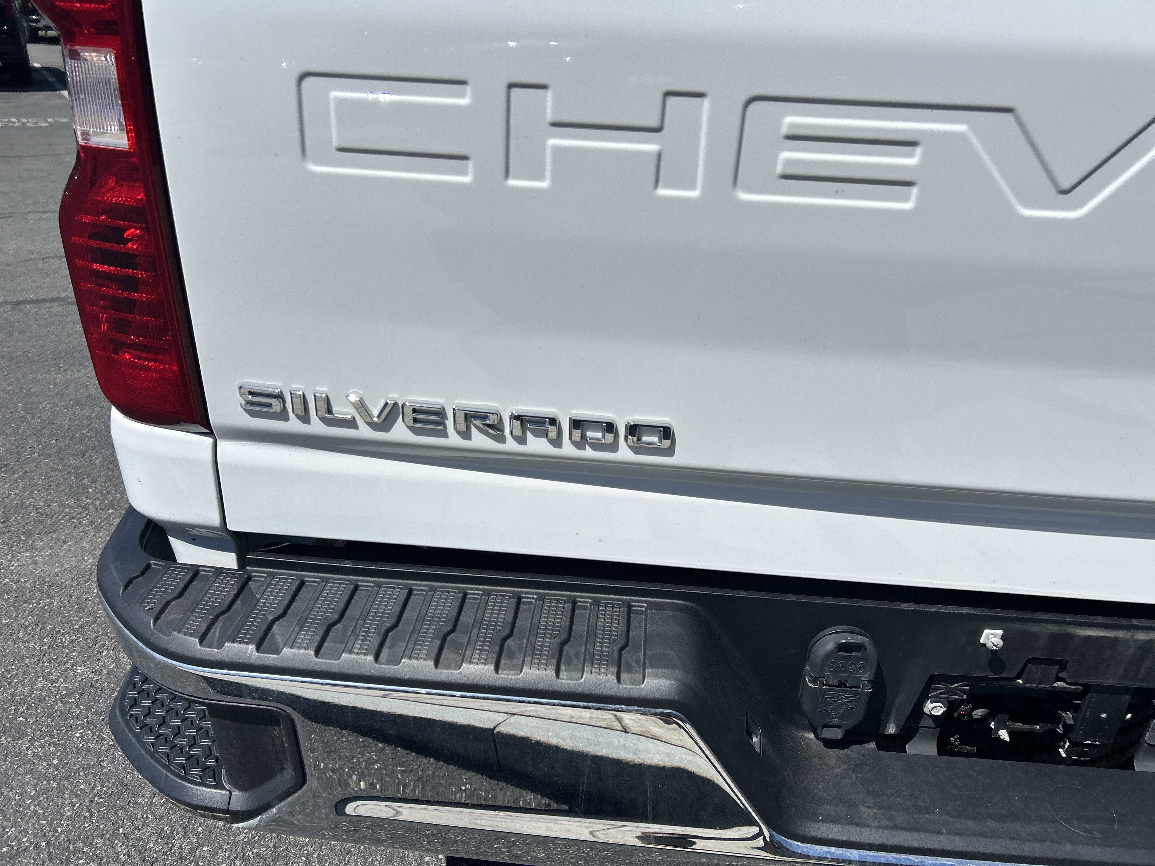 Used 2024 Chevrolet Silverado 2500 LT w/ Convenience Package AWD/4WD image 12