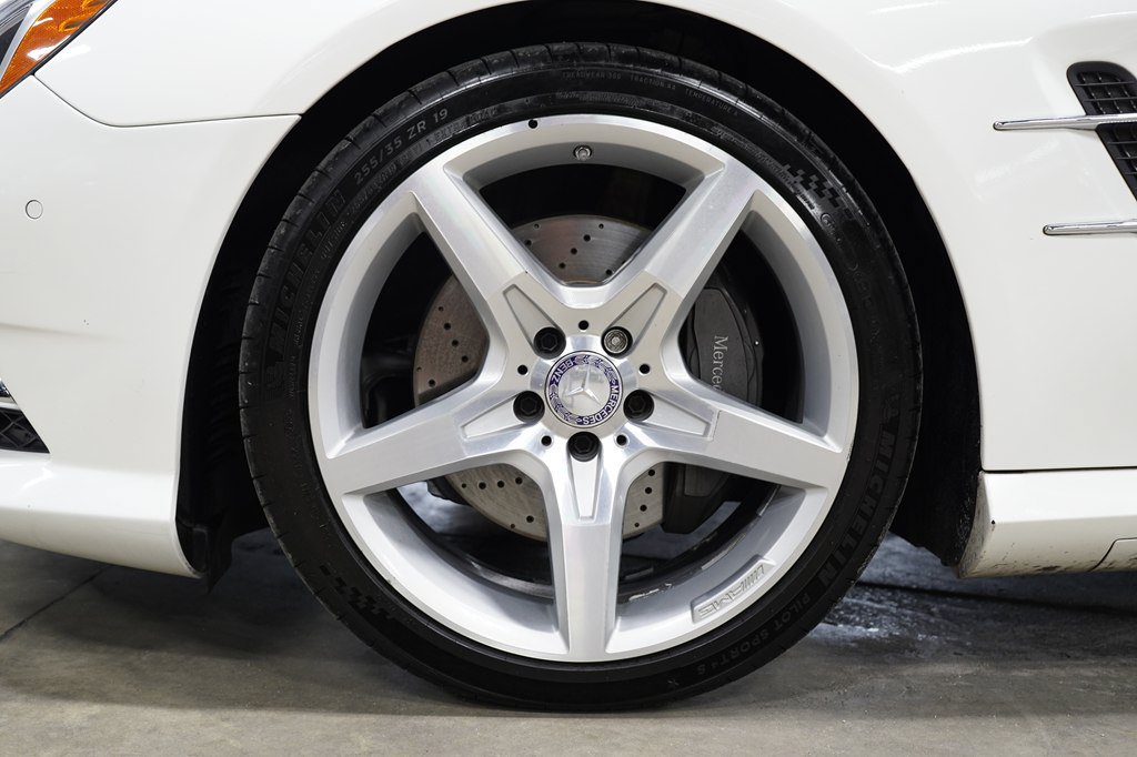 Used 2016 Mercedes-Benz SL 550 w/ Driver Assistance Package image 50