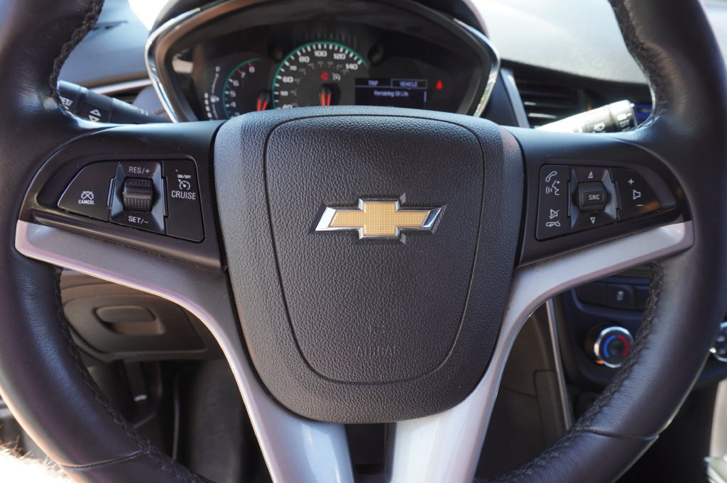 Certified 2020 Chevrolet Trax LT w/ LT Convenience Package FWD image 21