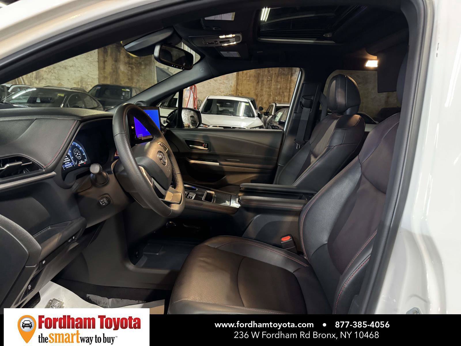 Used 2025 Toyota Sienna XSE w/ XSE Premium Package AWD/4WD image 18