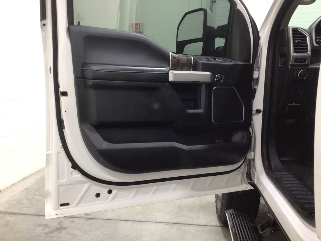 Used 2018 Ford F250 Lariat w/ Lariat Ultimate Package image 18