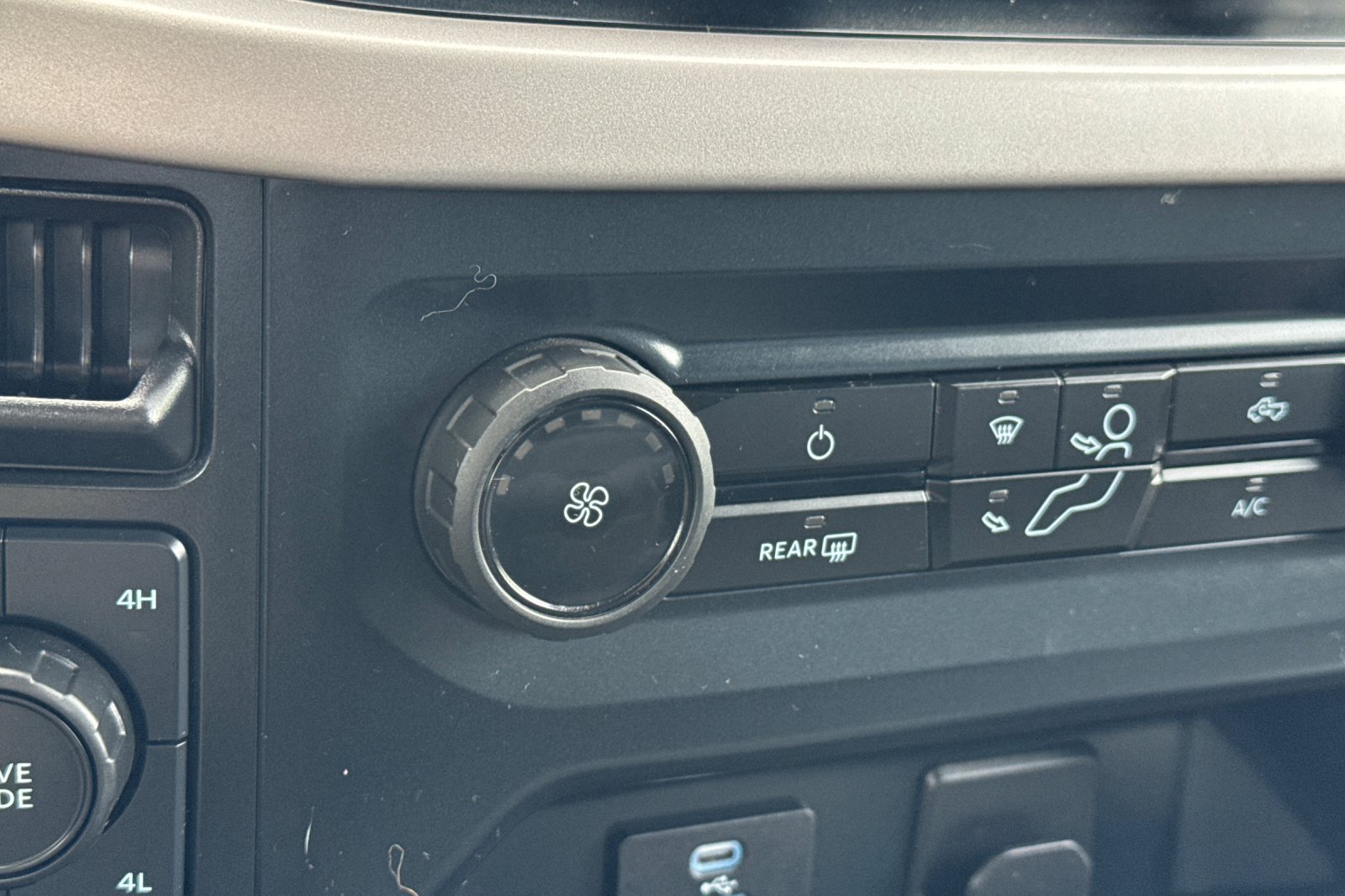 Used 2023 Ford F150 XLT AWD/4WD image 28