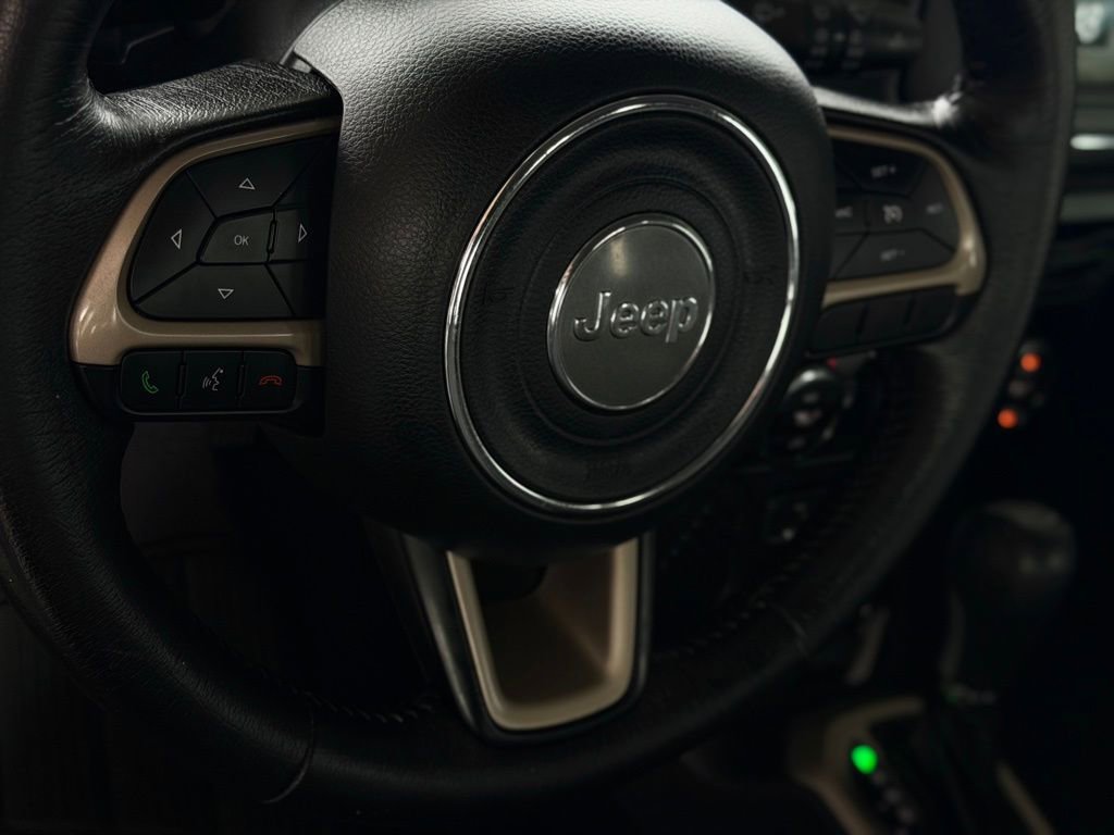 Used 2015 Jeep Renegade Latitude w/ Popular Equipment Group FWD image 35