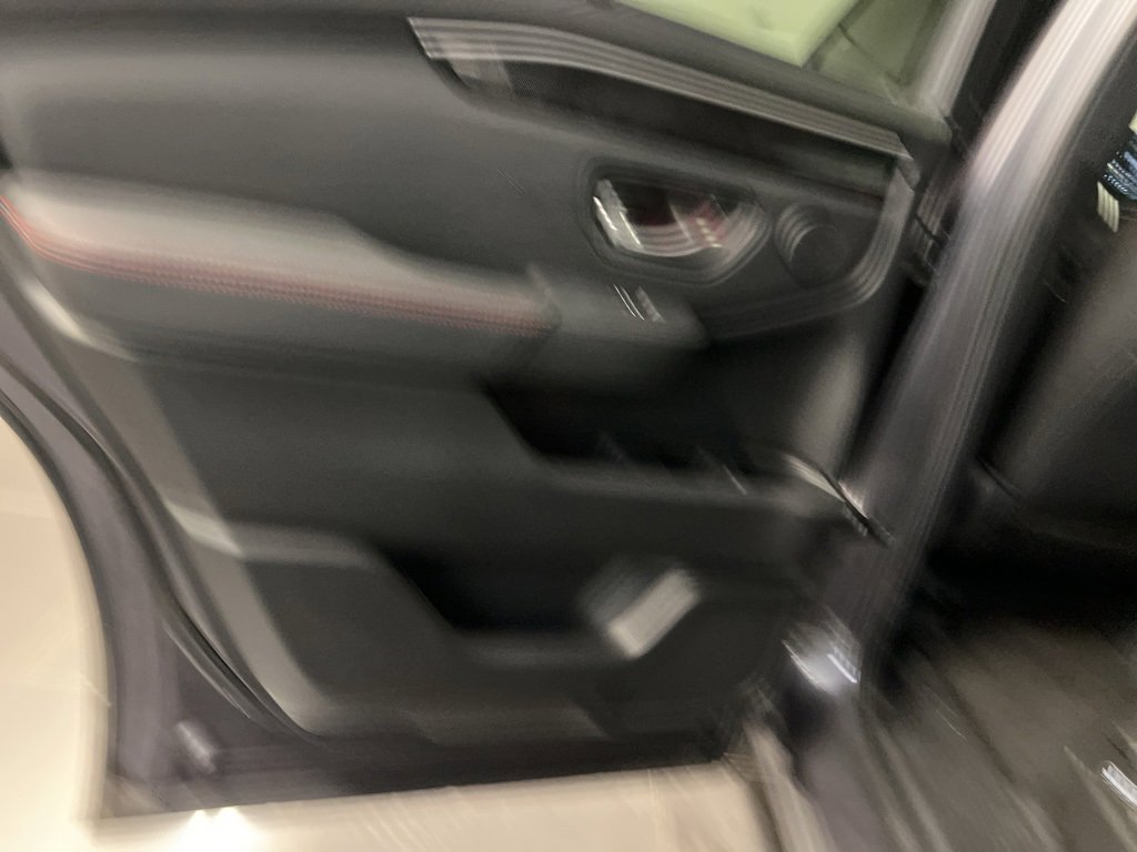 Used 2025 Honda Pilot Black Edition image 38