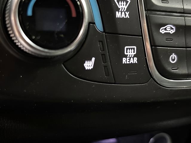 Used 2023 Chevrolet Traverse RS image 32