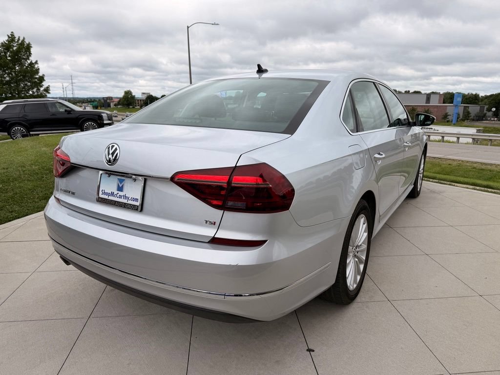 Used 2017 Volkswagen Passat 1.8T SE w/ SE Lighting Package FWD image 9
