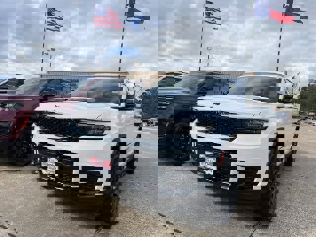 New 2025 Jeep Grand Cherokee L Altitude image 2