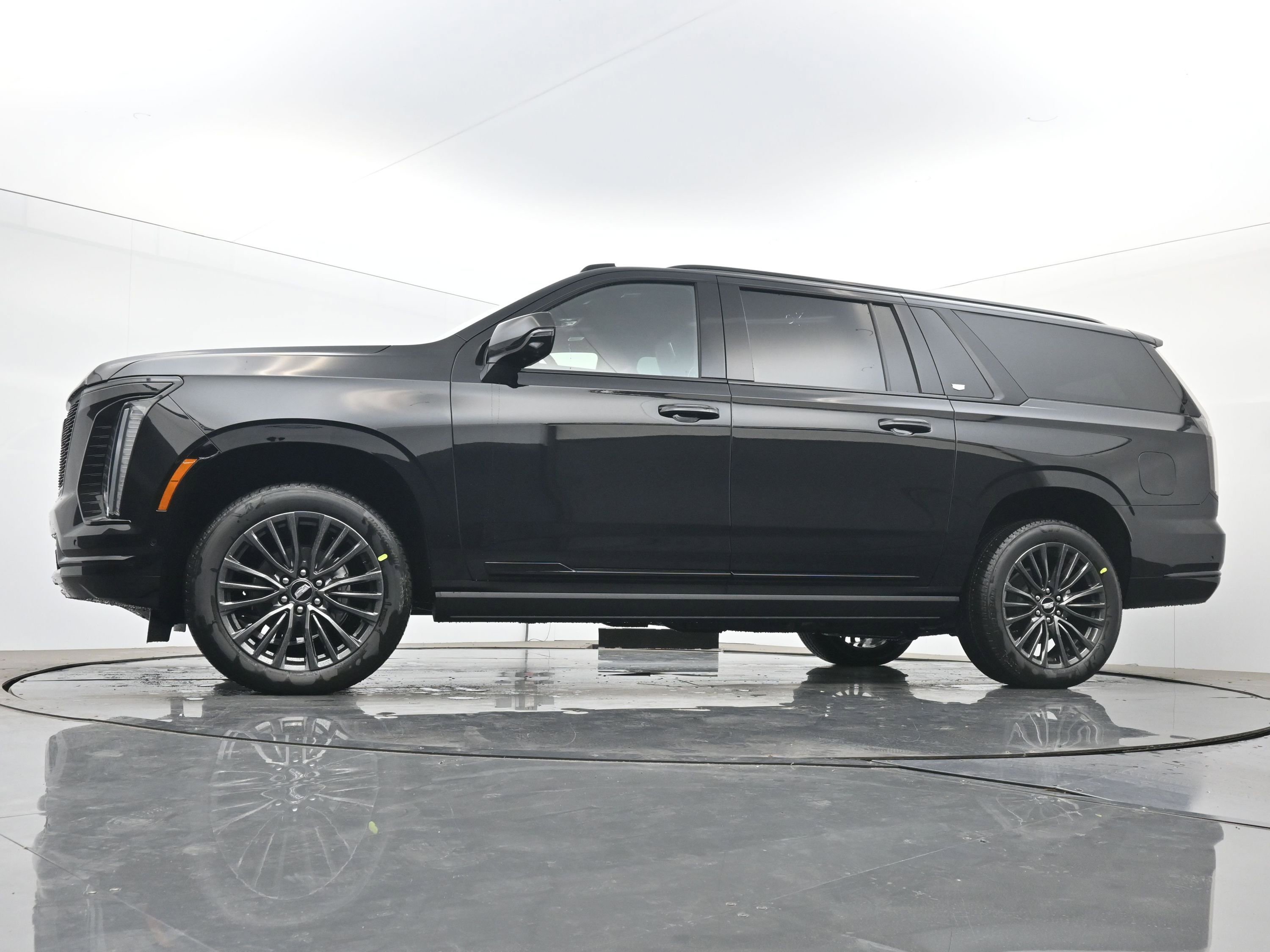New 2026 Cadillac Escalade ESV Platinum Sport AWD/4WD image 16