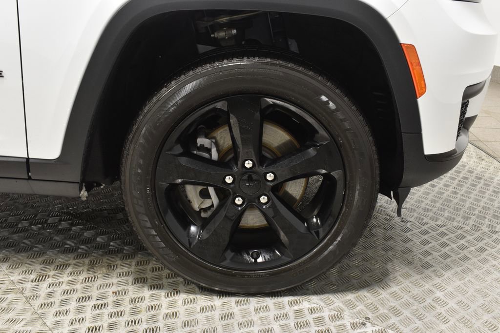 Used 2023 Jeep Grand Cherokee L Laredo image 37