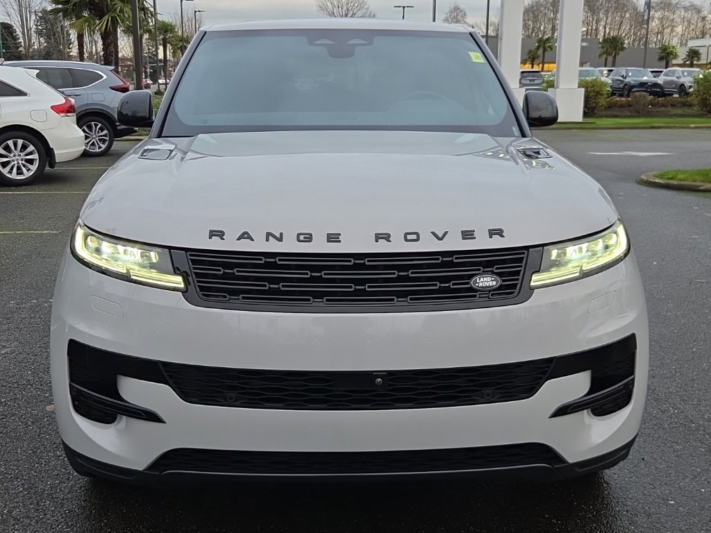 Used 2025 Land Rover Range Rover Sport SE image 9