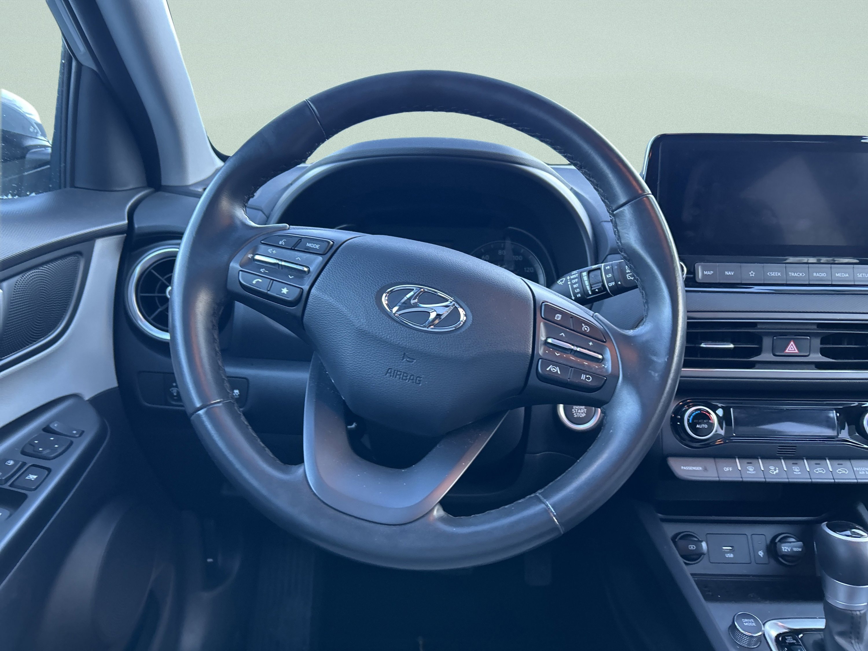 Used 2023 Hyundai Kona SEL w/ Convenience Package image 26