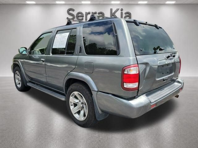 Used 2004 Nissan Pathfinder LE Platinum RWD image 3