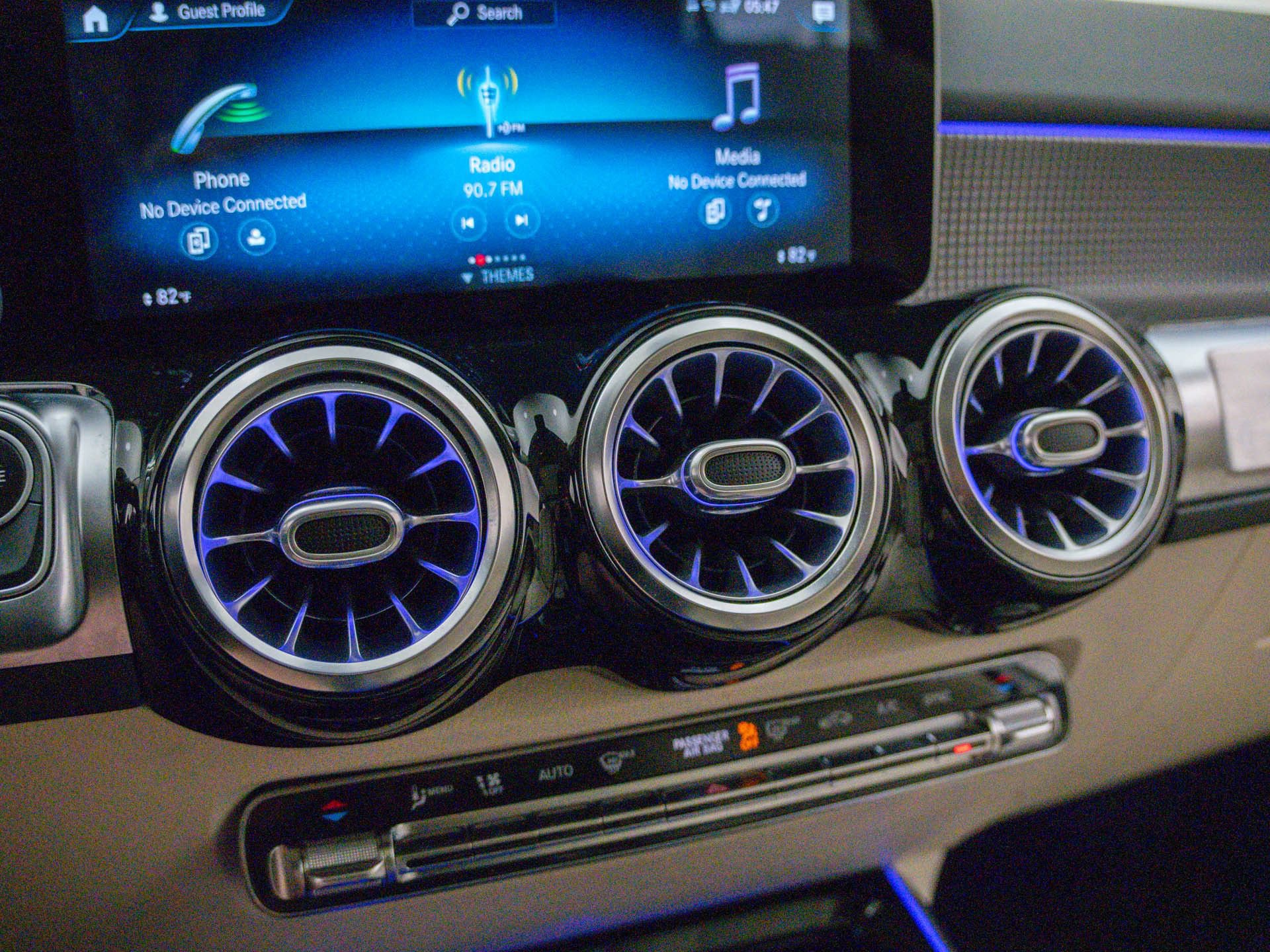 Used 2020 Mercedes-Benz GLB 250 4MATIC image 26