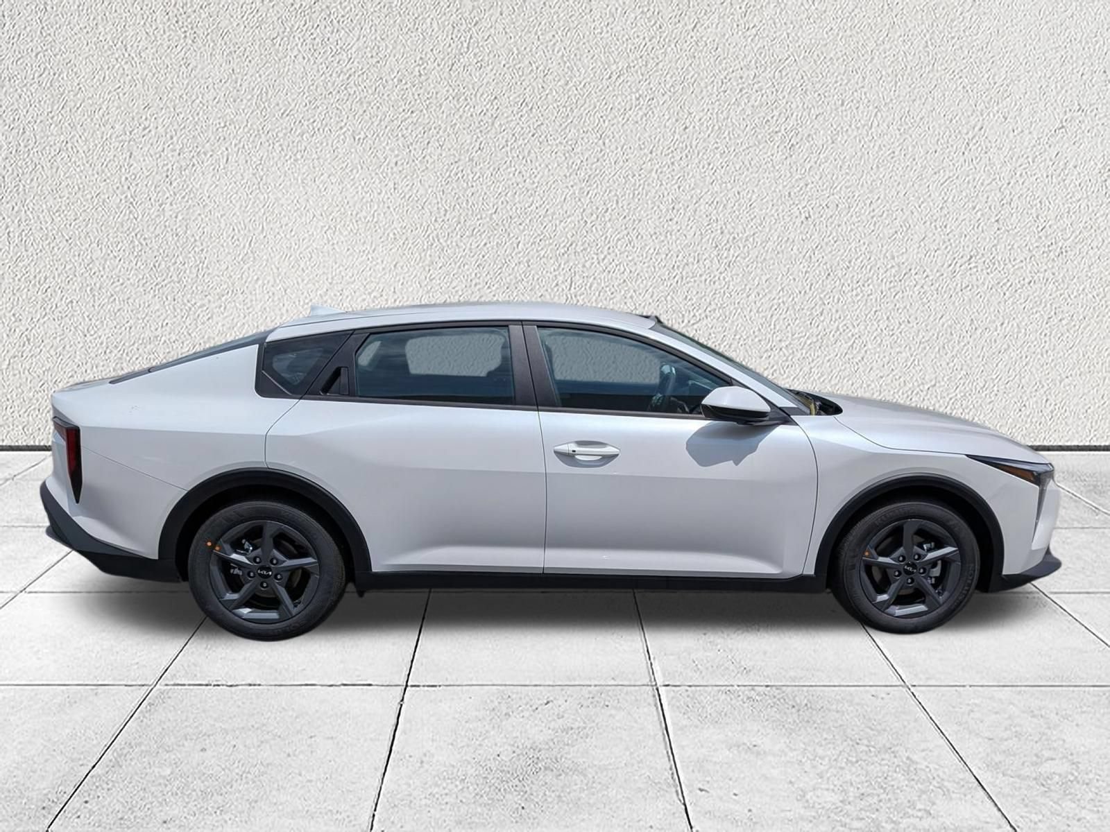 New 2026 Kia K4 FWD image 2