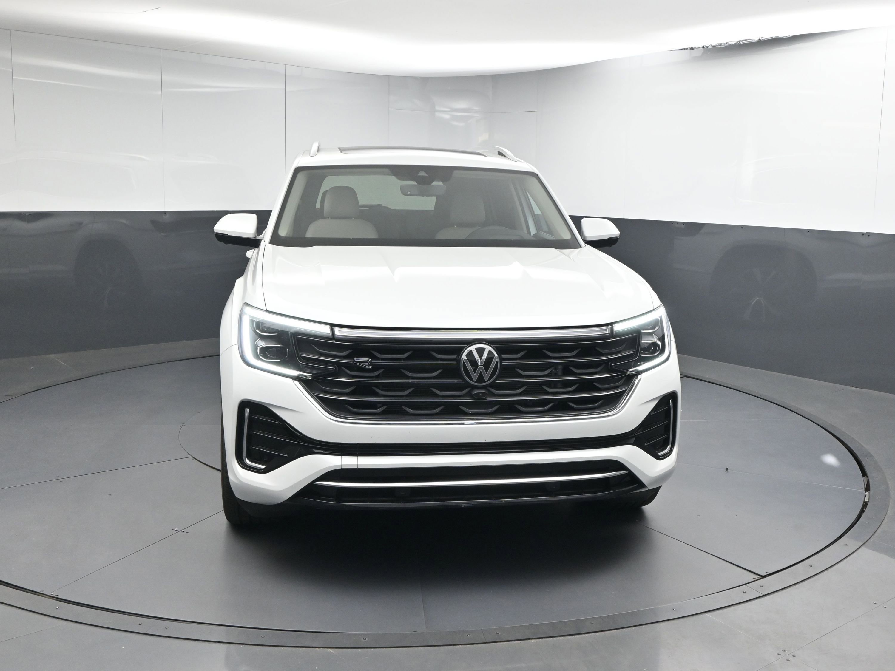 Used 2025 Volkswagen Atlas SEL Premium R-Line image 27