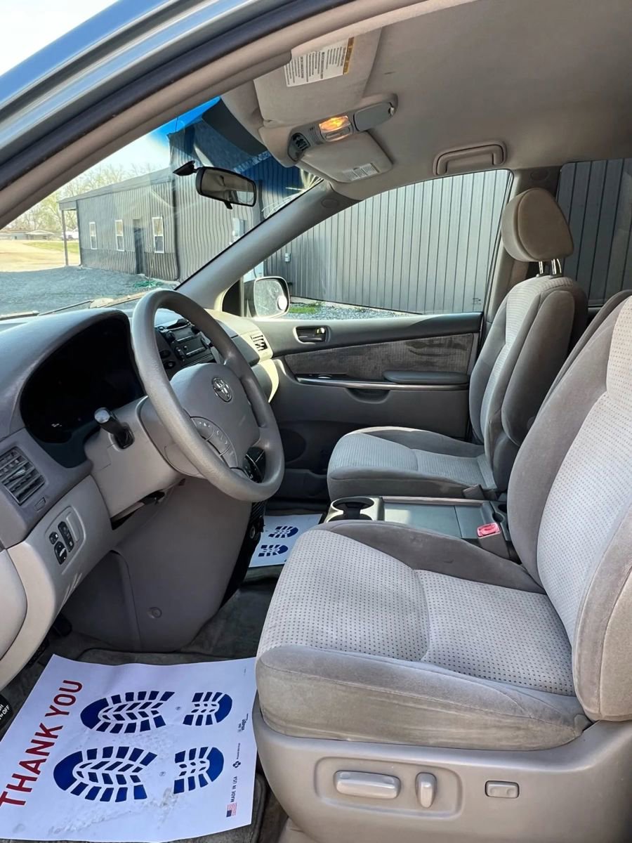 Used 2007 Toyota Sienna CE FWD image 9