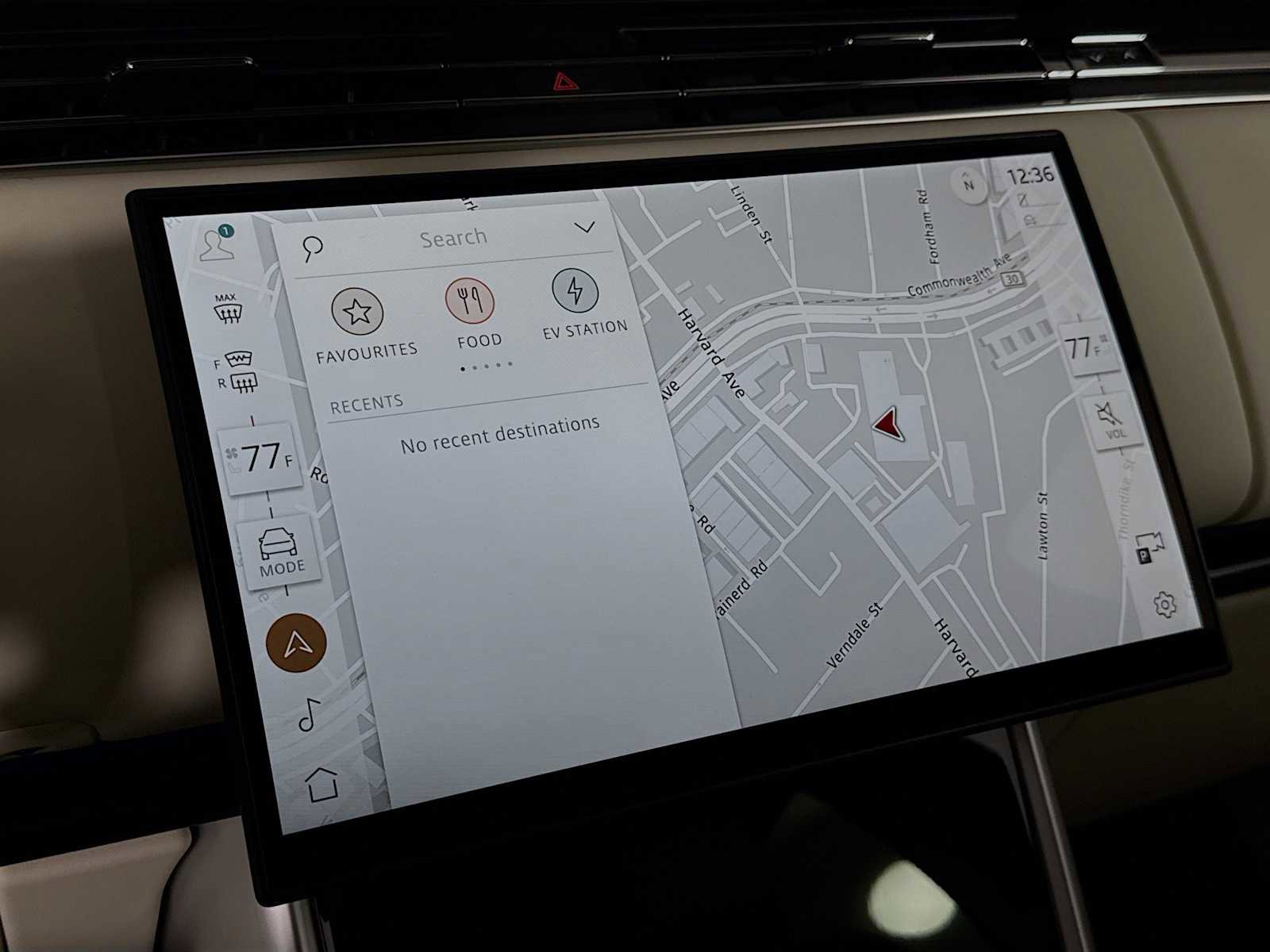 New 2026 Land Rover Range Rover SE image 15